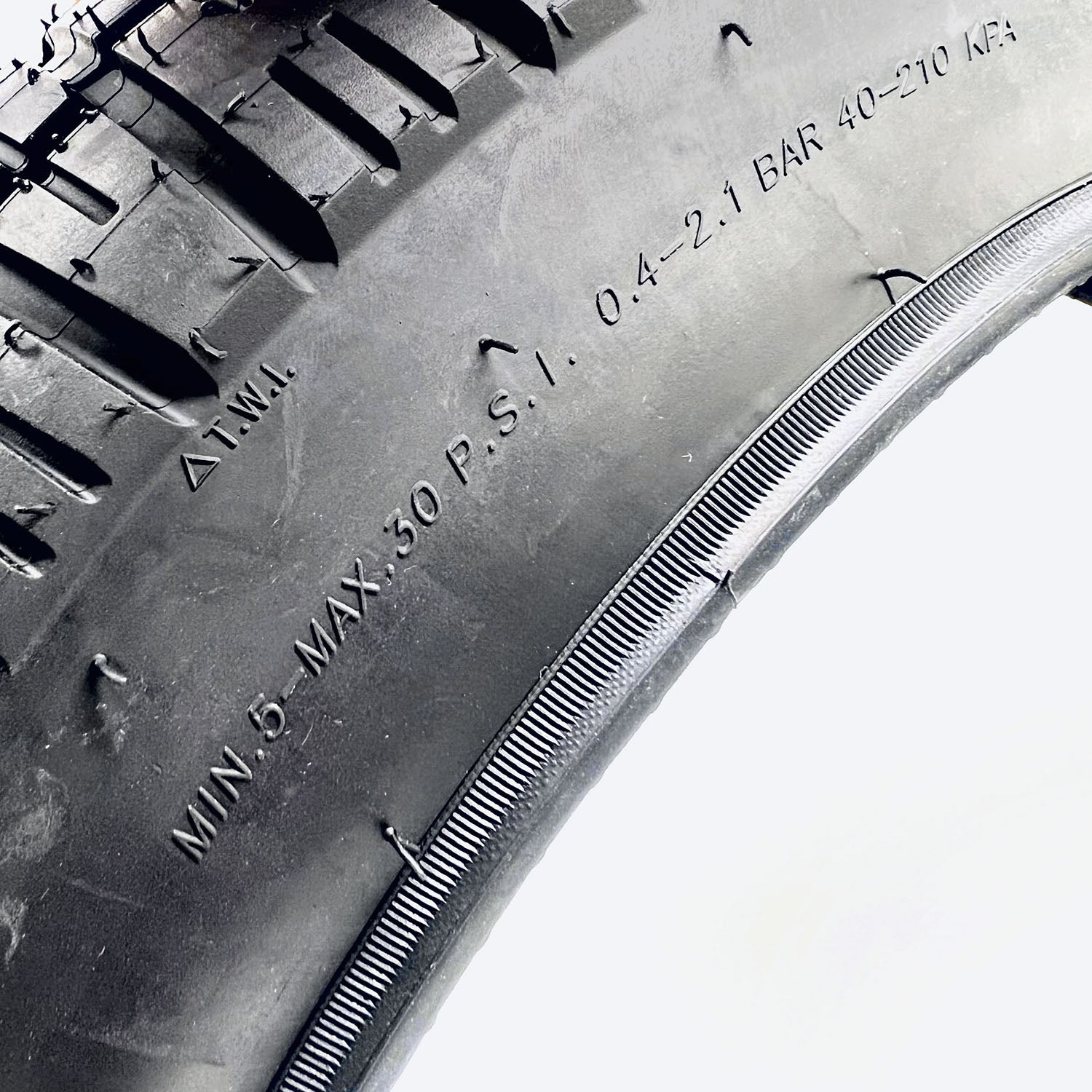 Super Strada - KENDA KNIGHT-REIFEN (4,5 x 20 Zoll) - Schwarz