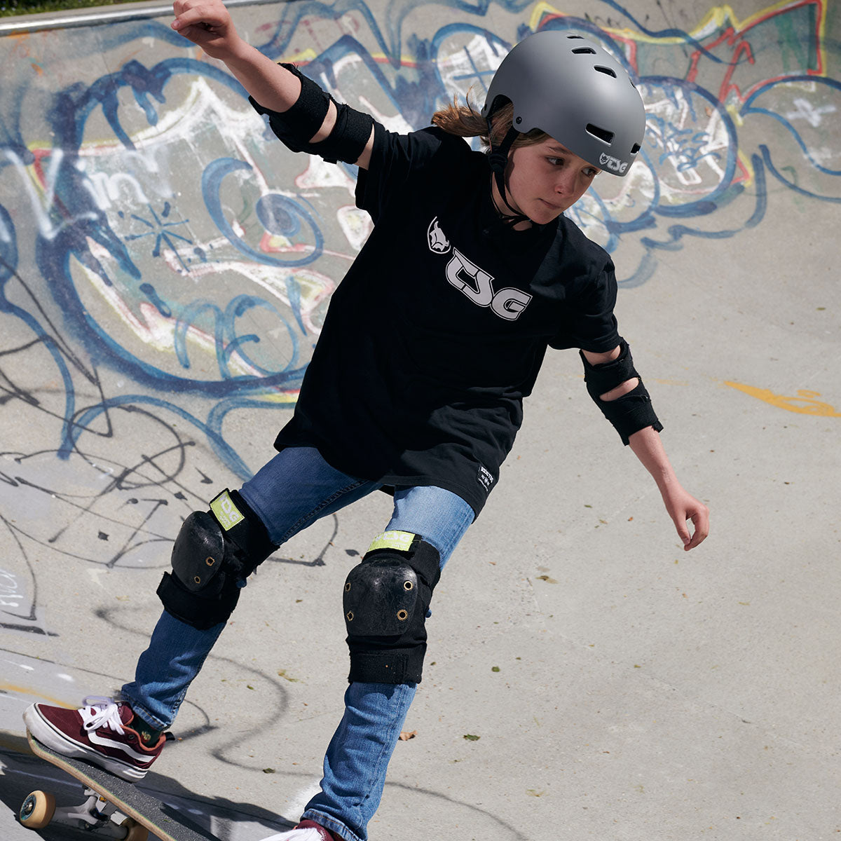 TSG - Evolution Jugendhelm