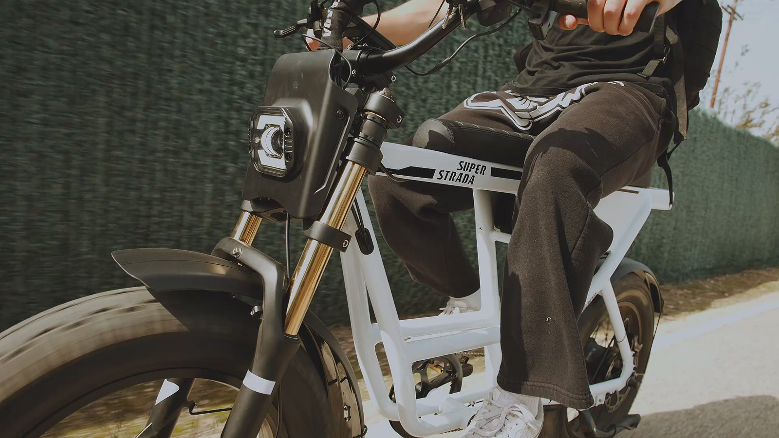 CRUZE - Sports Utility E-Bike